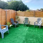 4 Bedroom Gorgeous In בית נופש *
