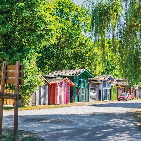 4 Bedroom Amazing In Vakantiehuis *