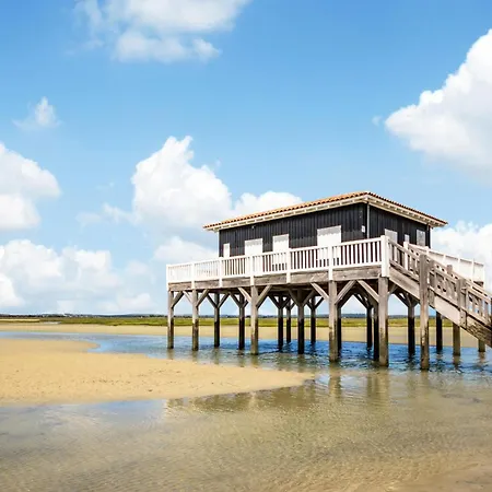 4 Bedroom Amazing In Holiday home *