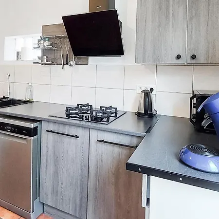 Vakantiehuis 4 Bedroom Amazing In Lanton